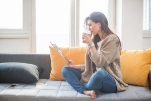 woman-drinking-coffee